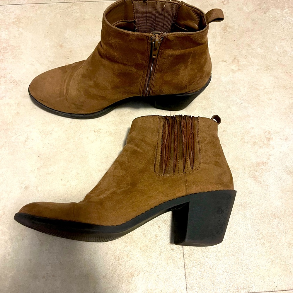 Brown booties - Forever 21 - Size 10 - Picture 6 of 6